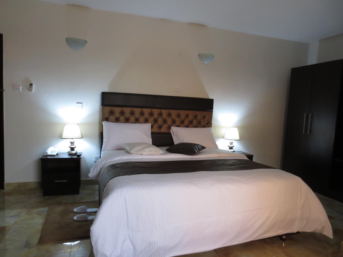 Airport Plaza Hotel Dżuba Zewnętrze zdjęcie