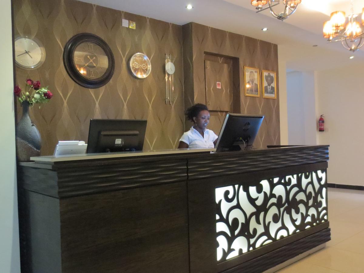 Airport Plaza Hotel Dżuba Zewnętrze zdjęcie
