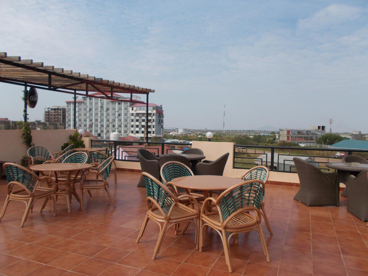 Airport Plaza Hotel Dżuba Zewnętrze zdjęcie